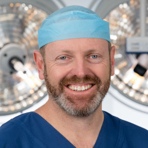 Dr. Damien Finniss